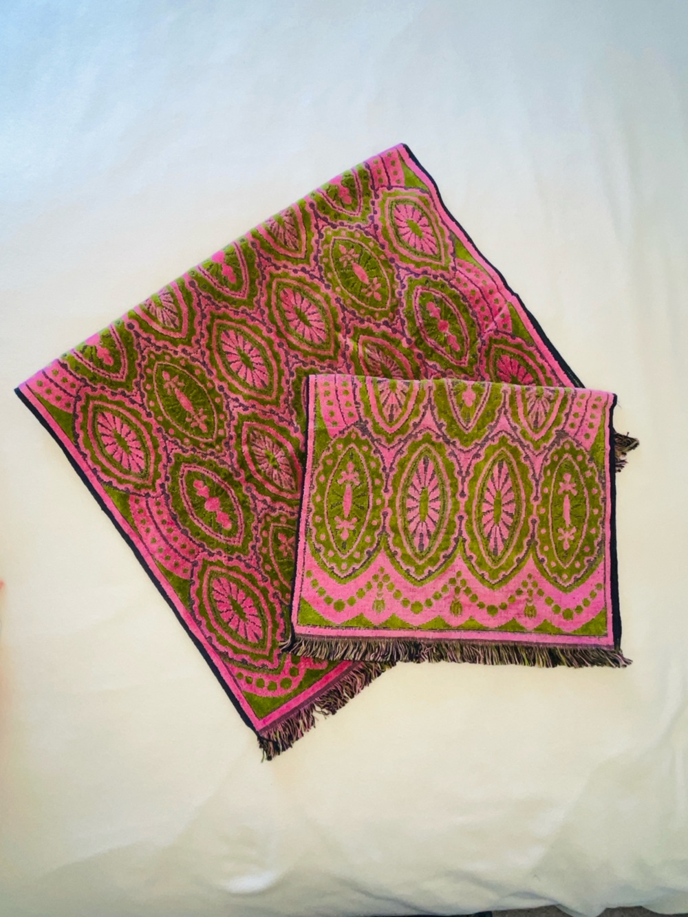 Vintage 1970s Martex Velour Towel Set – Hot Pink & Olive Green Psychedelic Paisl